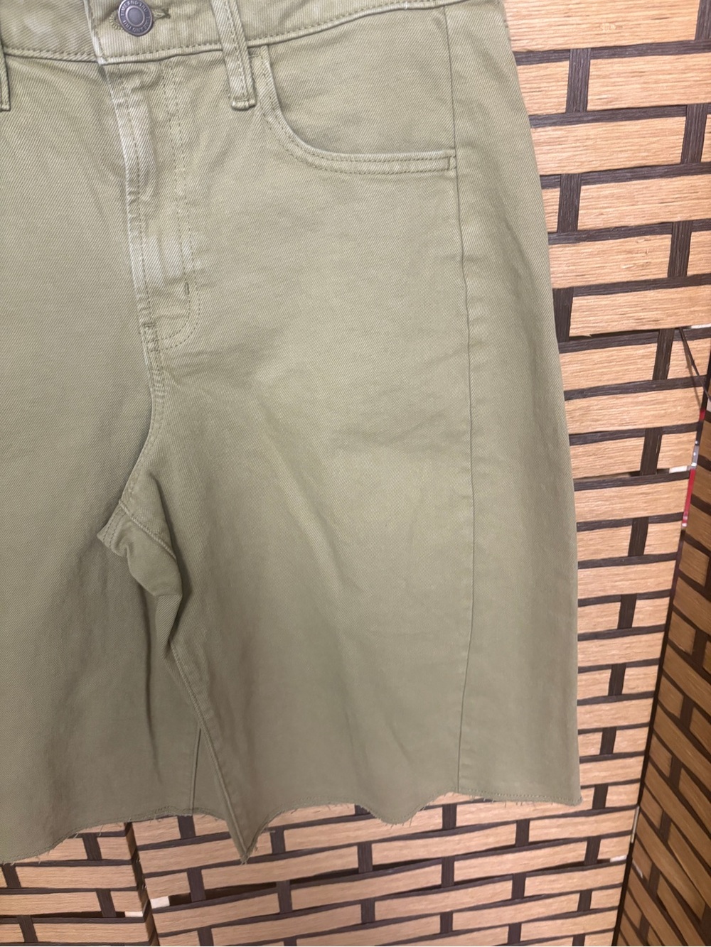 Time and tru green High rise barrel Bermuda shorts size 10 - Picture 3 of 5